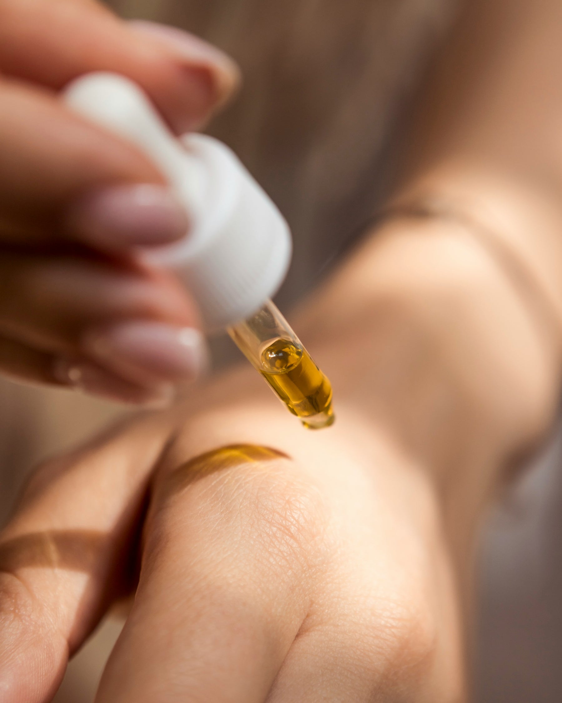 The Ultimate Guide to Hydration: Keeping Your Skin Moisturized with Beeuutify